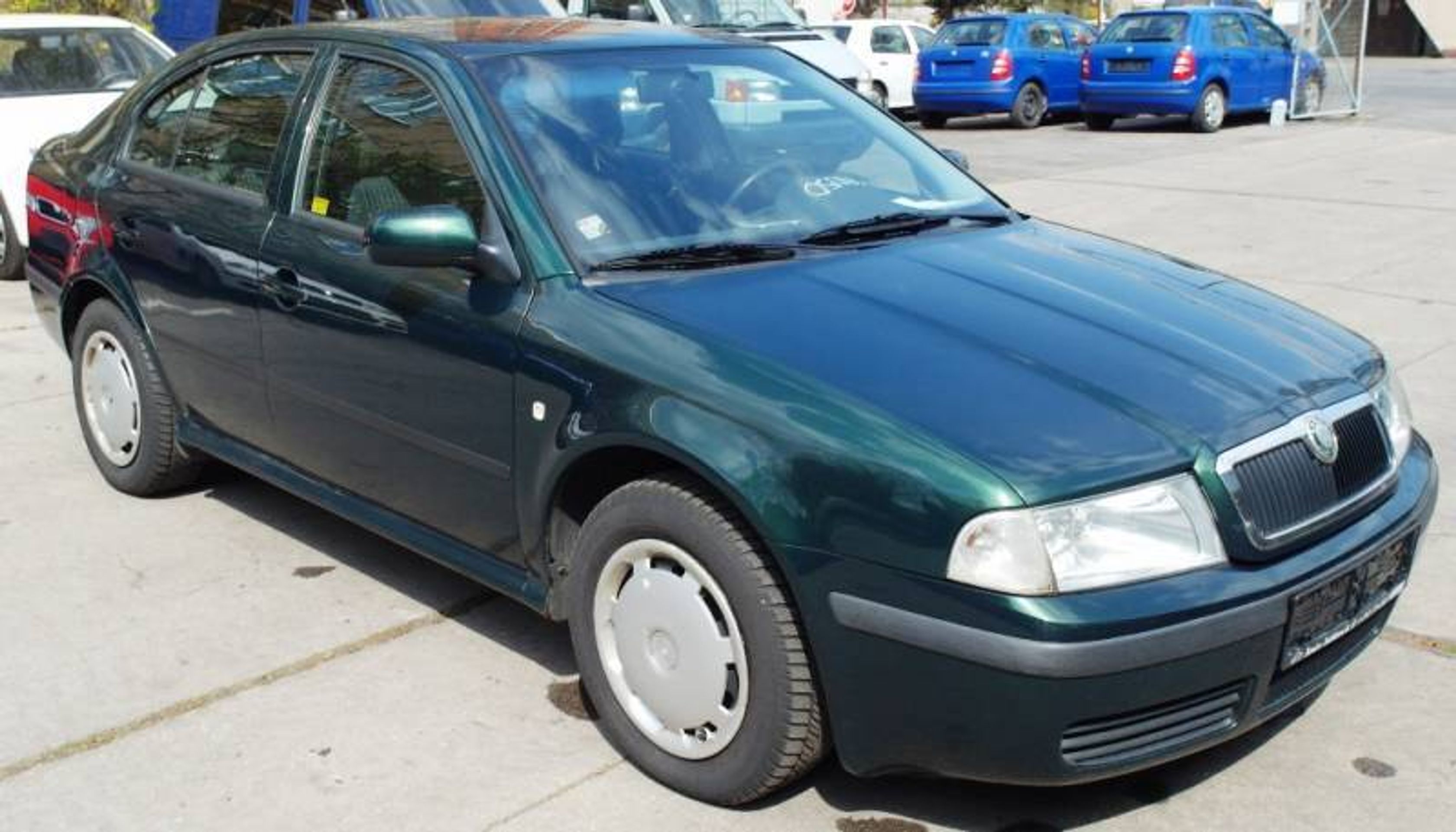 Škoda Octavia 2.0 2000 - Galerie: Prodej aut Ministerstva vnitra (1/11)