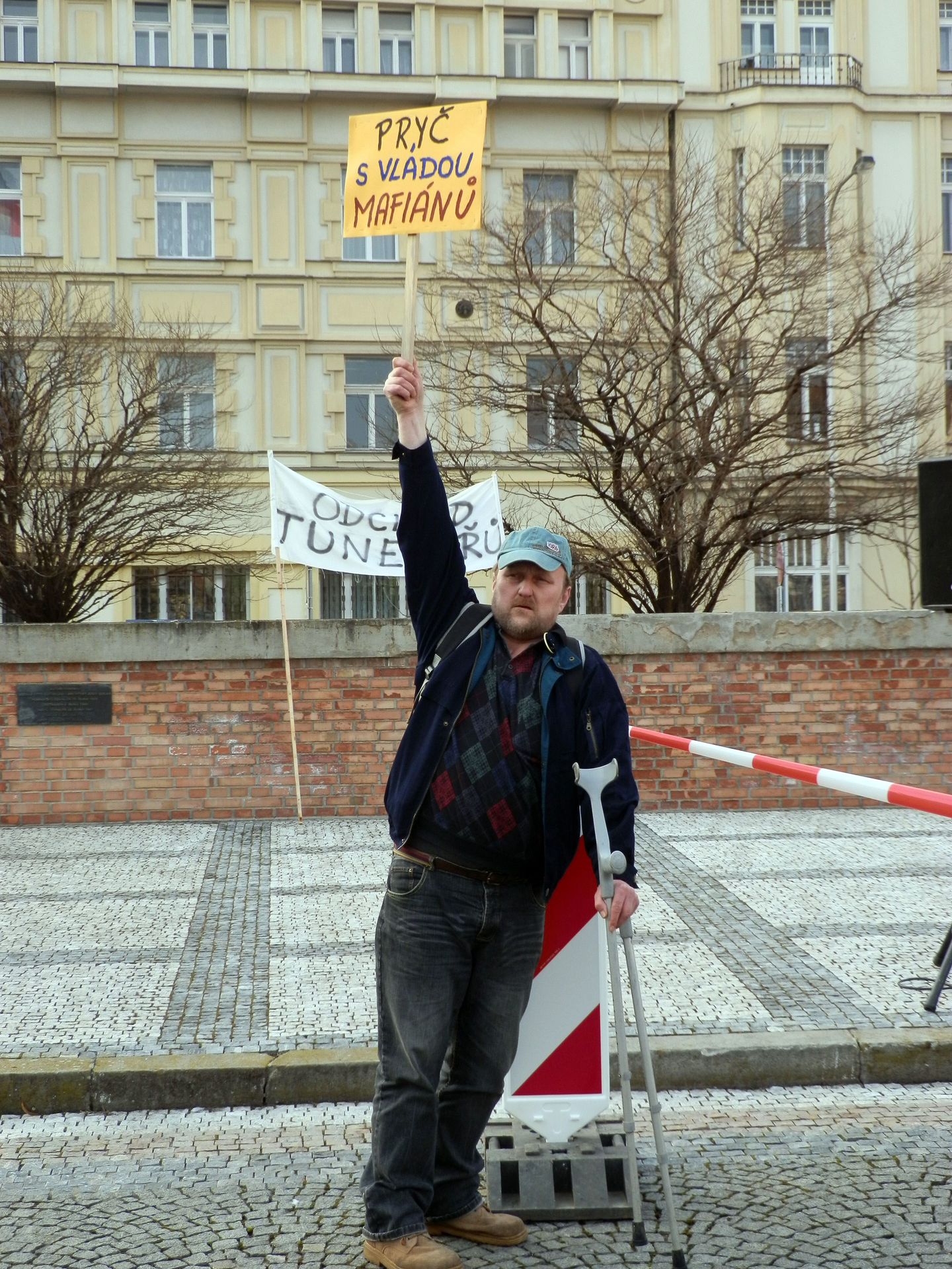 Lidé demonstrují proti vládě ČR a prezidentovi - 15 - Lidé protestují proti vládě Petra Nečase a prezidentu Klausovi (15/15)