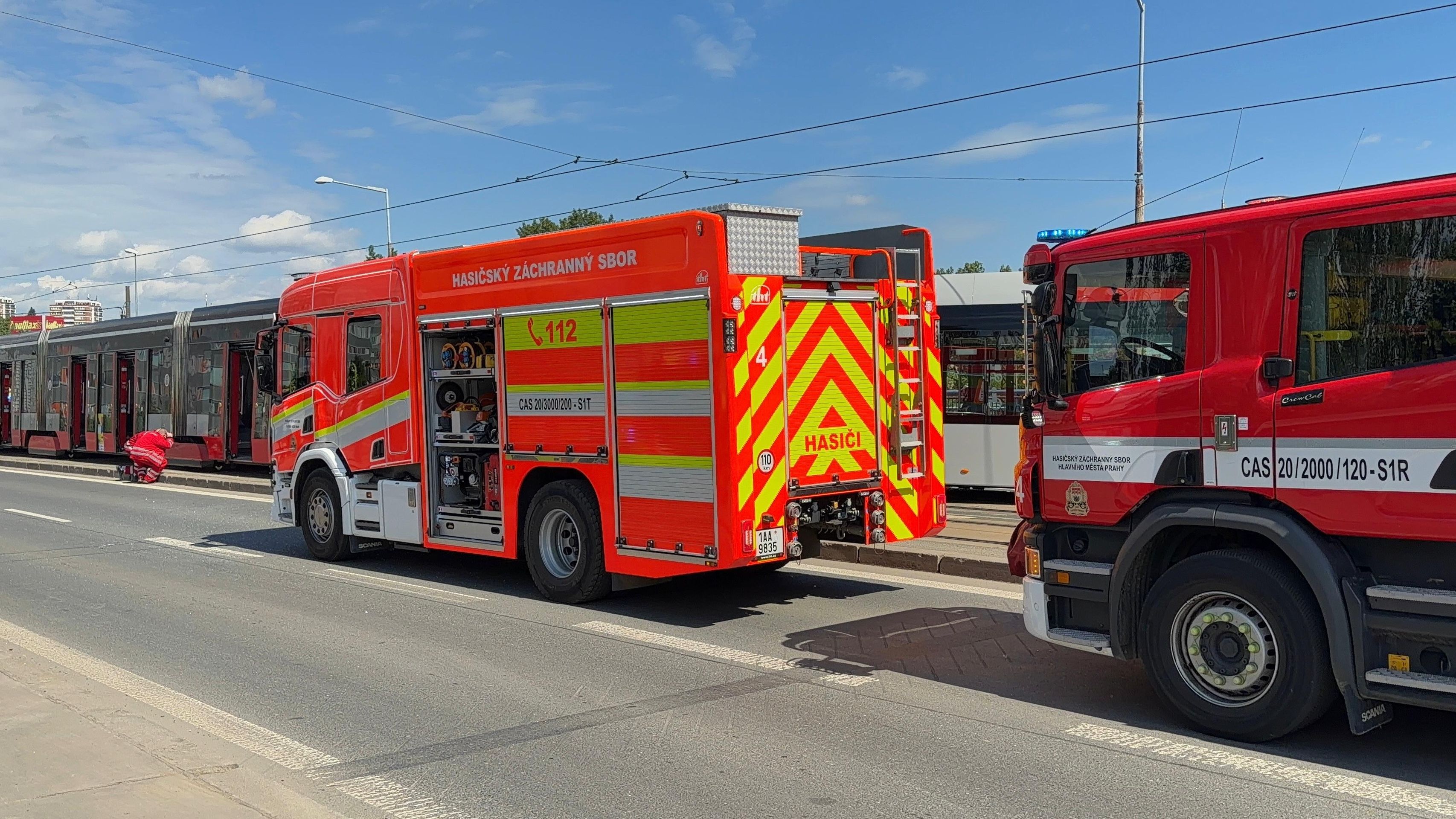 Srážka tramvaje s autobusem - Srážka tramvaje s autobusem (10/12)