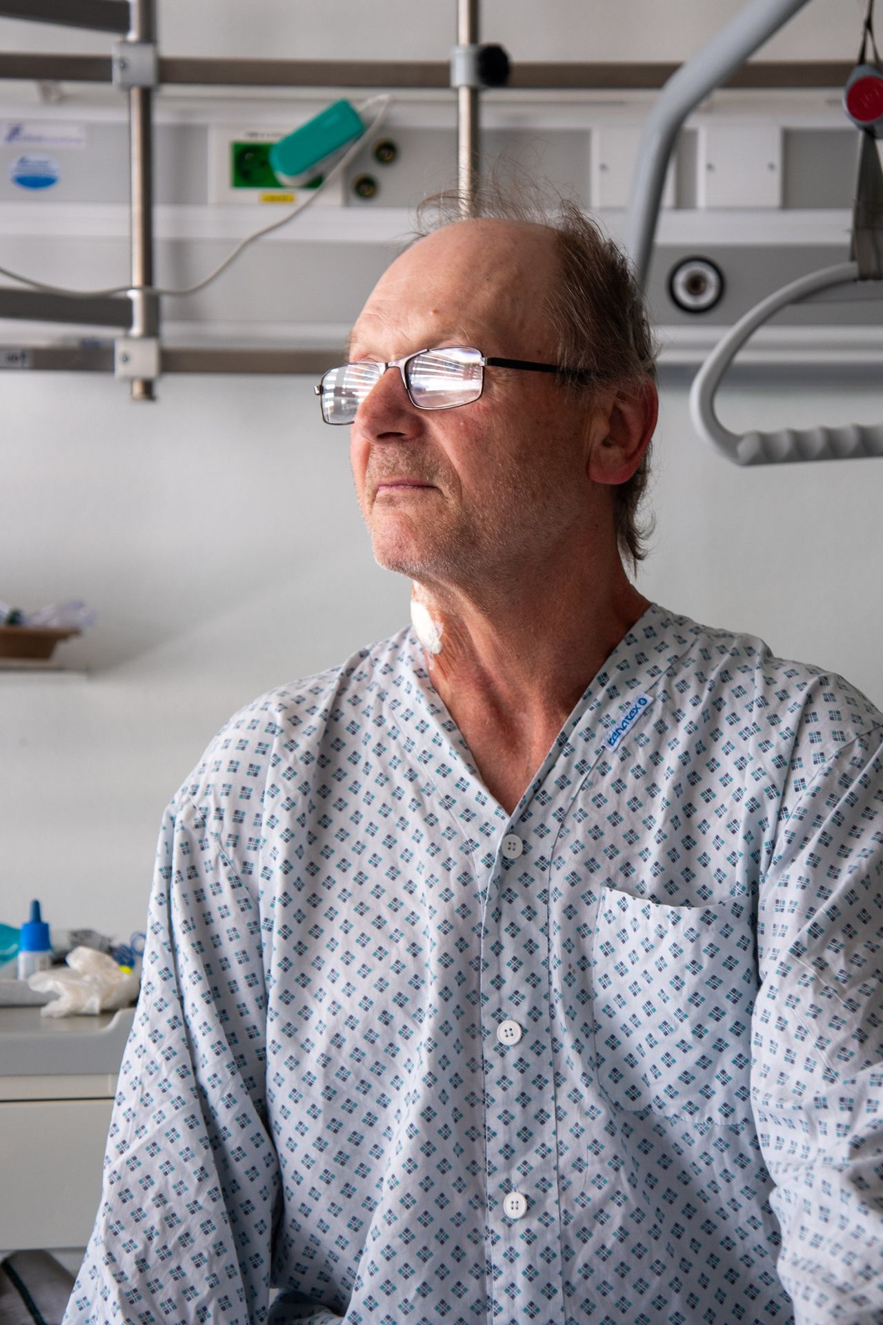 Radovan Kučera na lůžkovém oddělení I. chirurgické kliniky (3) - Muži hrudník propíchla kovová tyč (10/11)