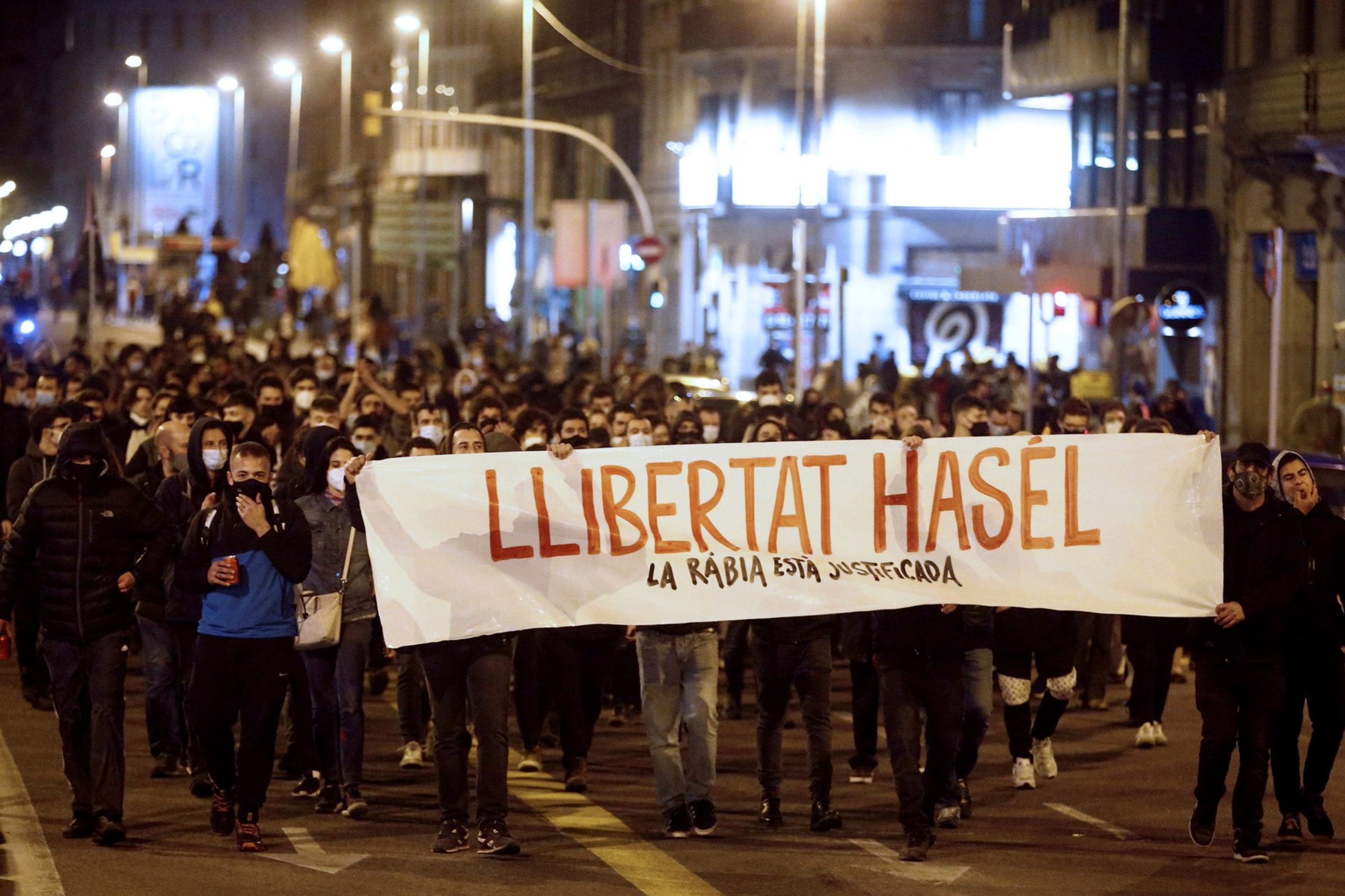 Demonstrace na podporu rapera Haséla v Barceloně - 7 - GALERIE: Demonstrace na podporu rapera v Barceloně (6/6)