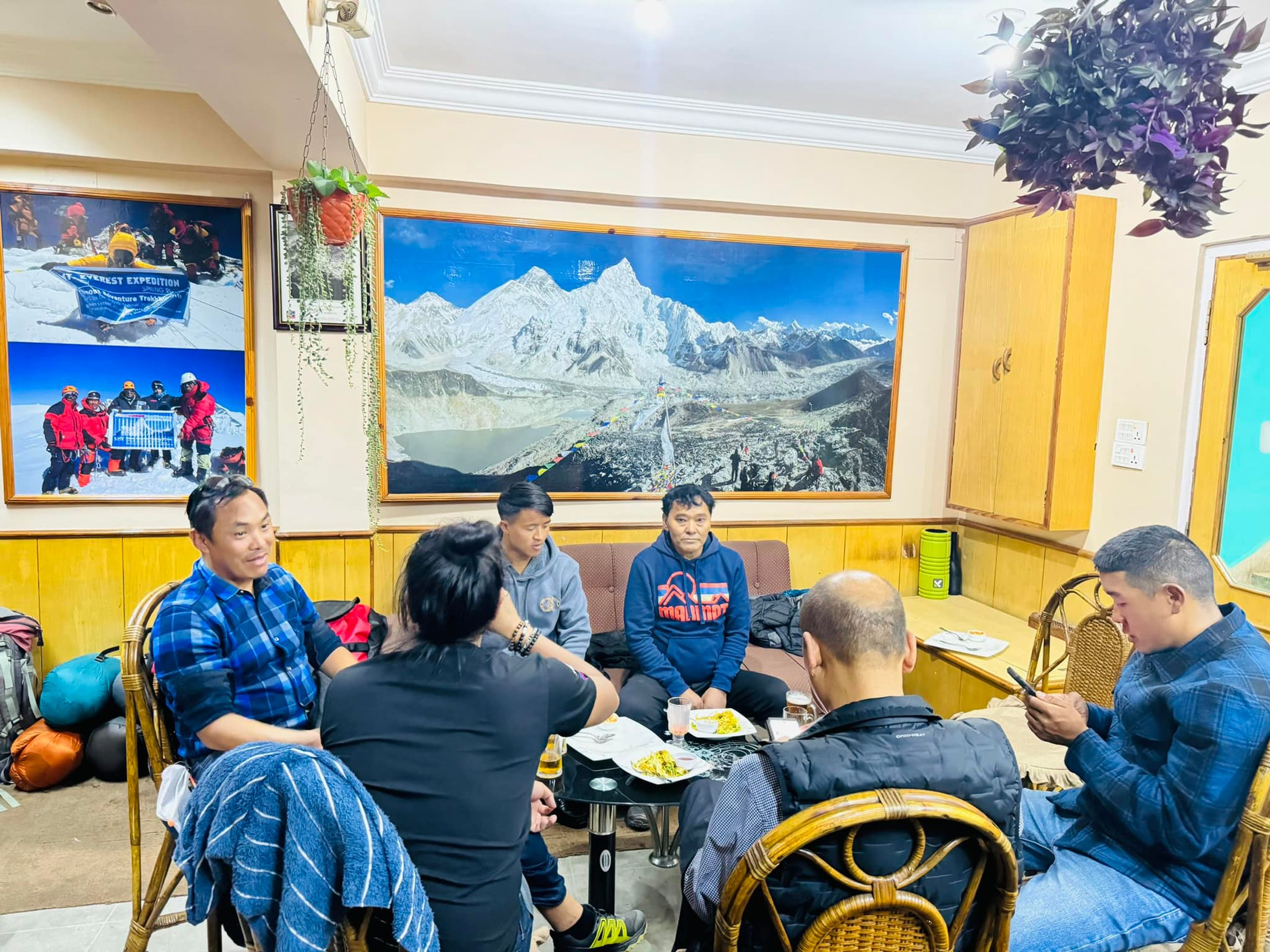 Záchrana slovenského horolezce Ondreje Húserky (3) Se volením Subina Thakuriho (14 Summits) - Záchrana slovenského horolezce Ondreje Húserky (2/9)