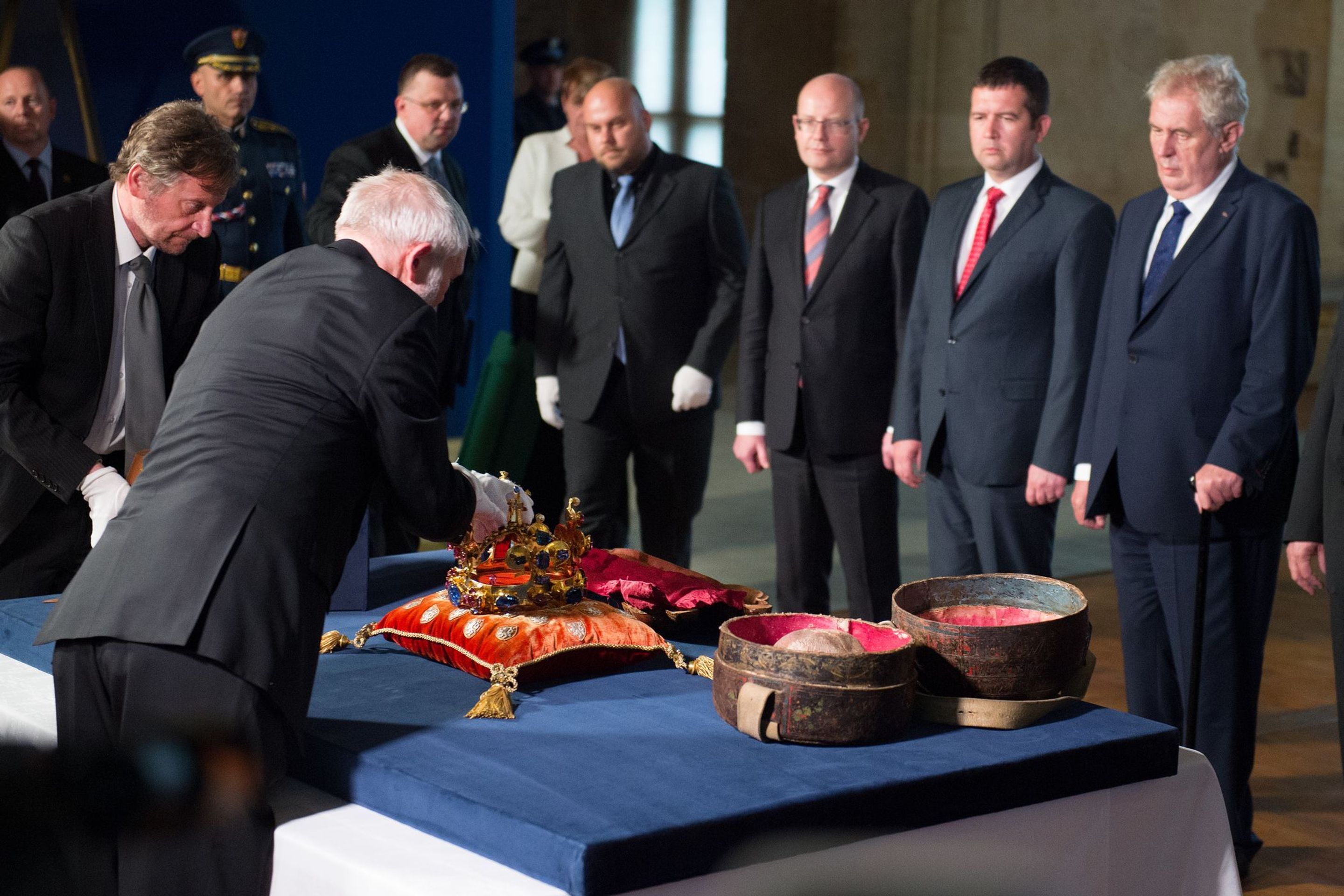 Miloš Zeman u korunovačních klenotů - 6 - GALERIE: Miloš Zeman u korunovačních klenotů (5/17)