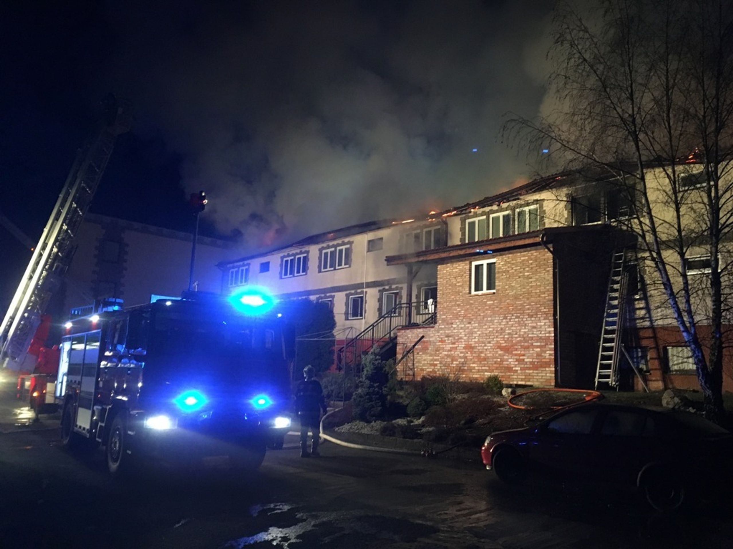 Požár hotelu Fridrich - 9 - GALERIE: Požár hotelu Fridrich v Těrlicku na Karvinsku (20/54)