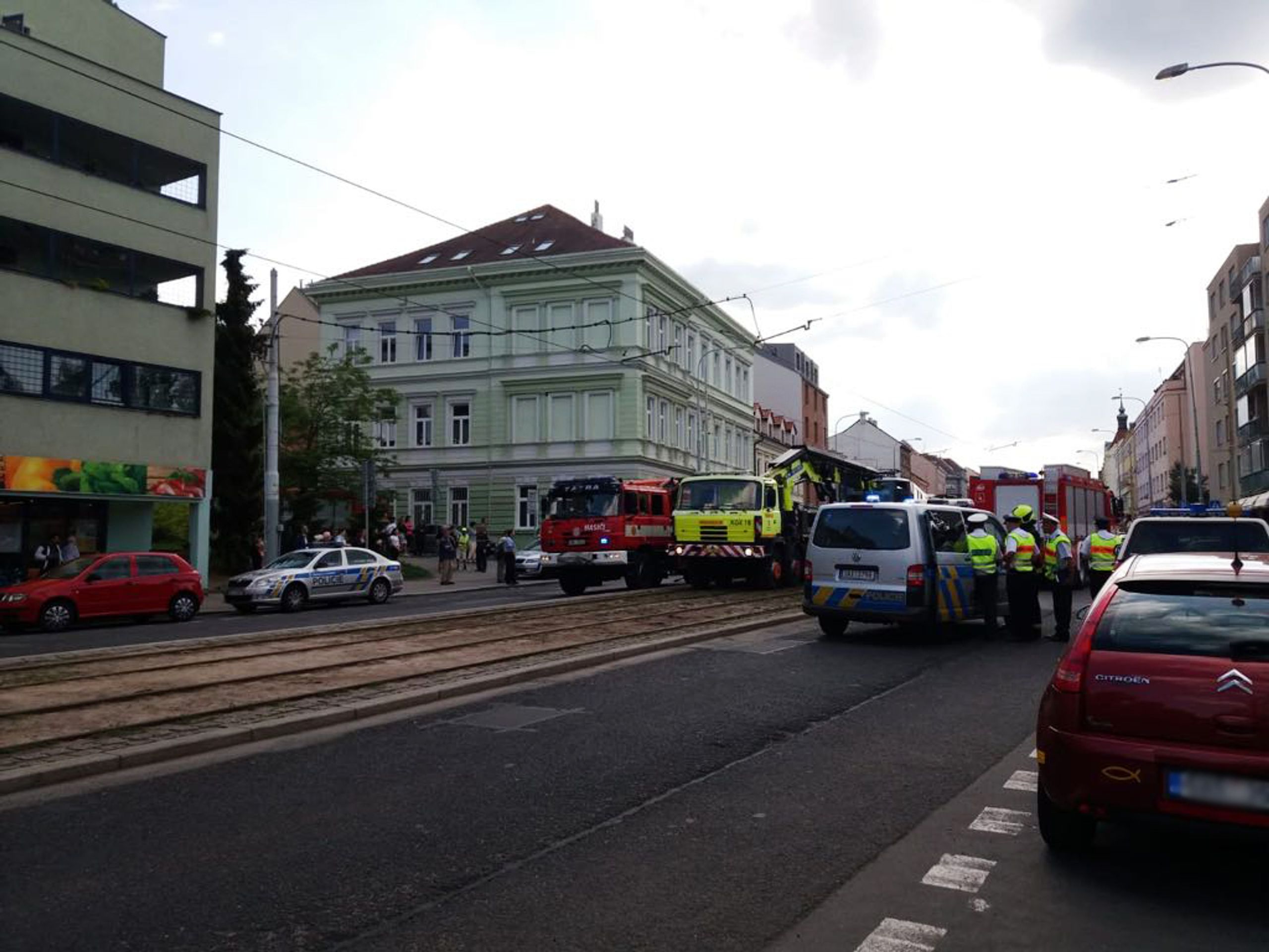 Ženu srazila tramvaj na Bělohorské - 3 - GALERIE: Ženu srazila tramvaj na Bělohorské (3/5)