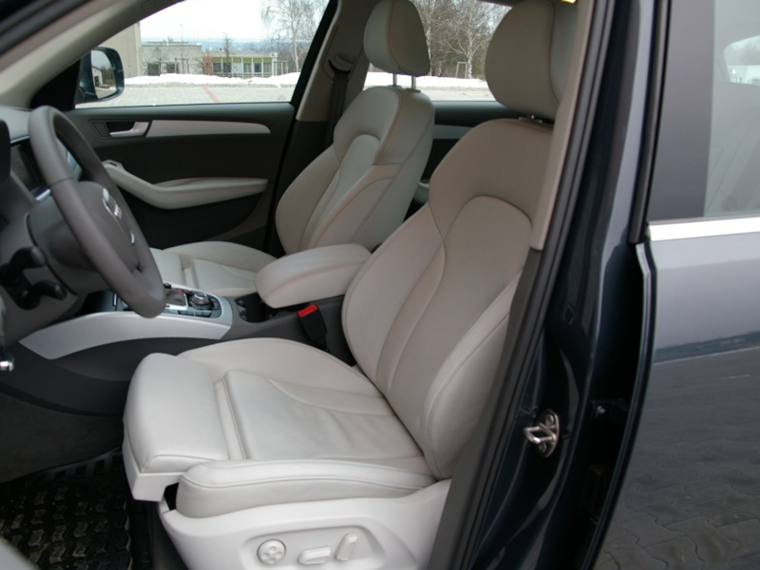 Audi Q5 - GALERIE Audi Q5 (4/8)