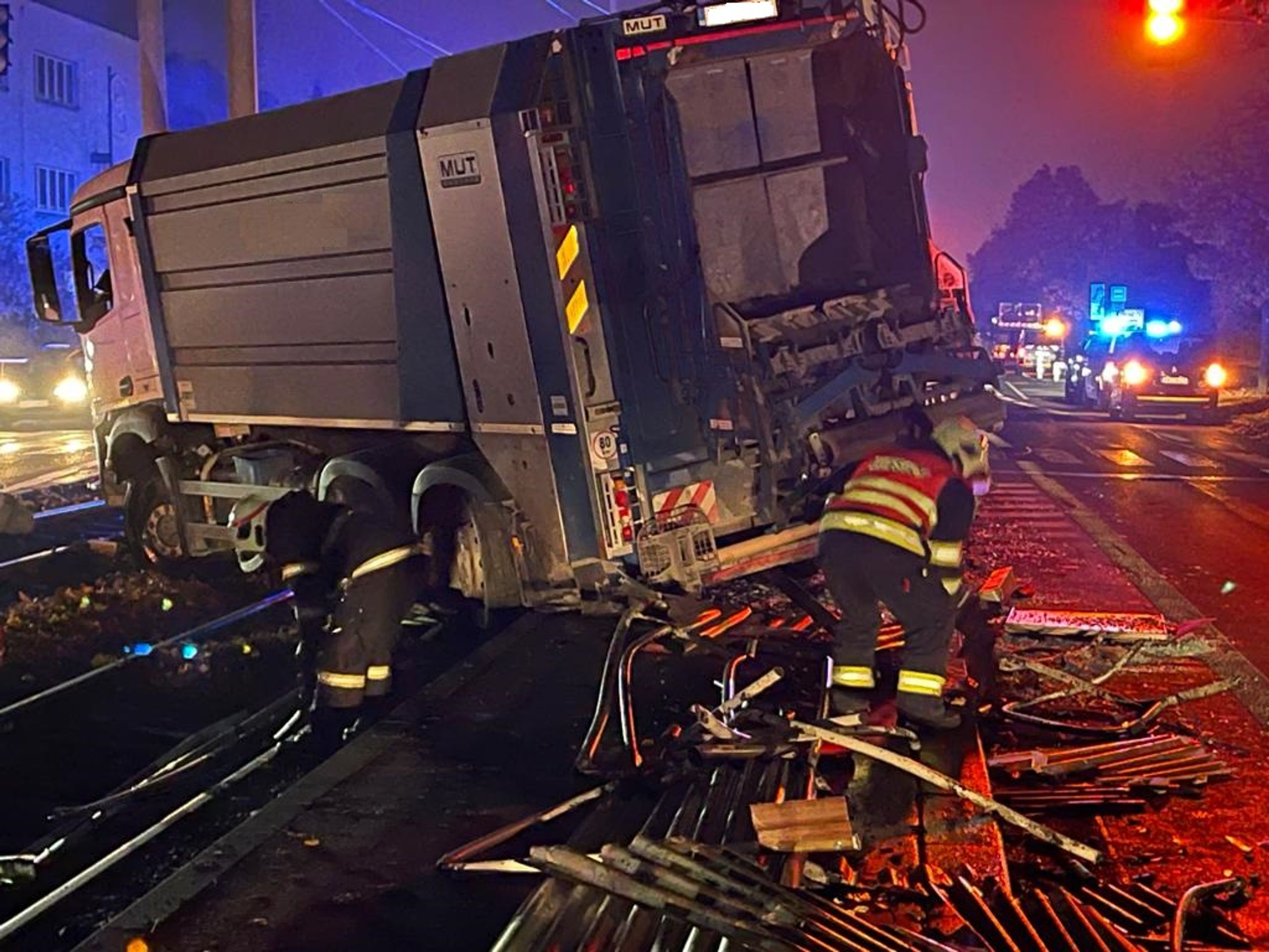 Nehoda na tramvajové zastávce - Nehoda na Podolském nábřeží (6/9)