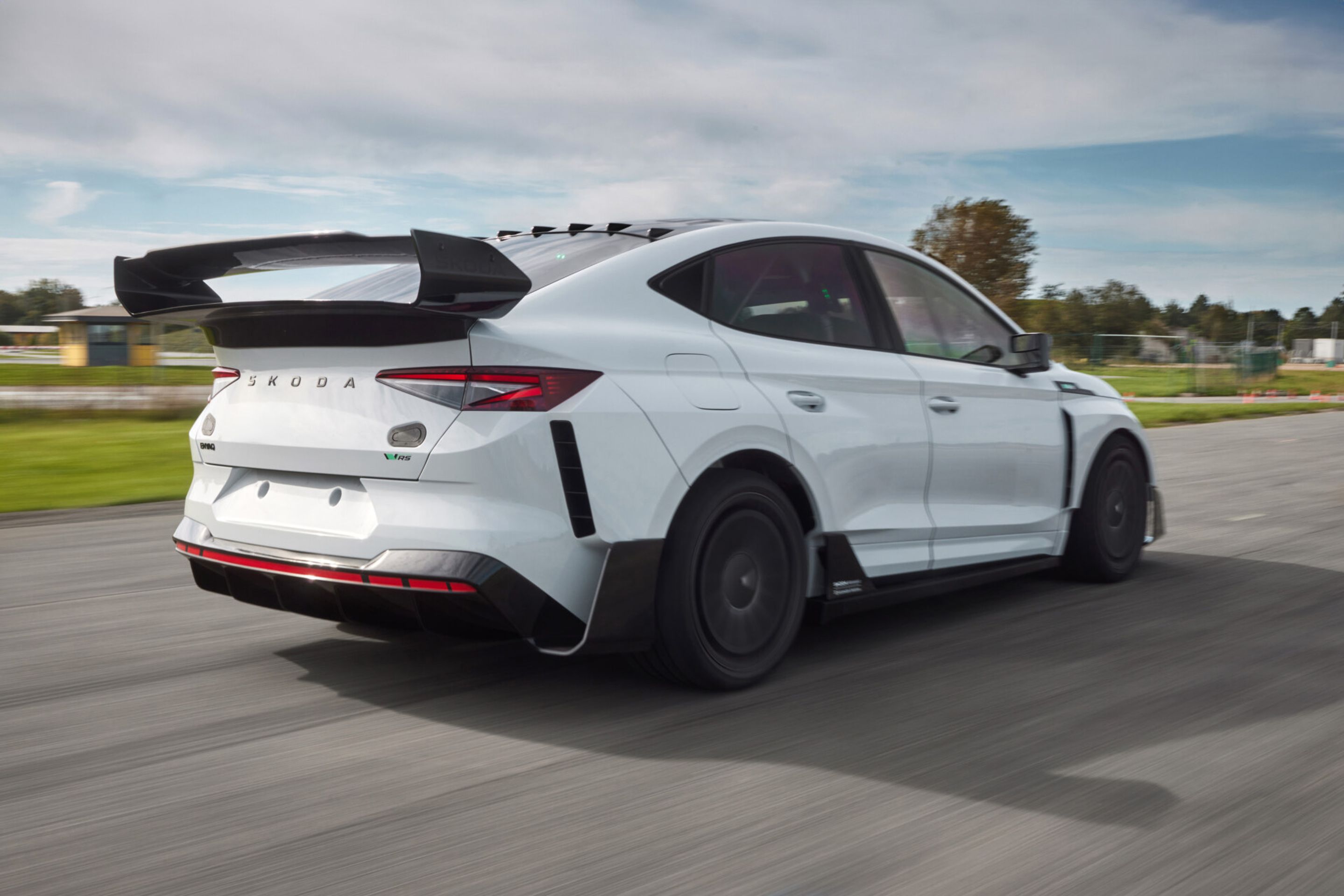 Koncept Škoda Enyaq RS Race - Koncept Škoda Enyaq RS Race (25/27)