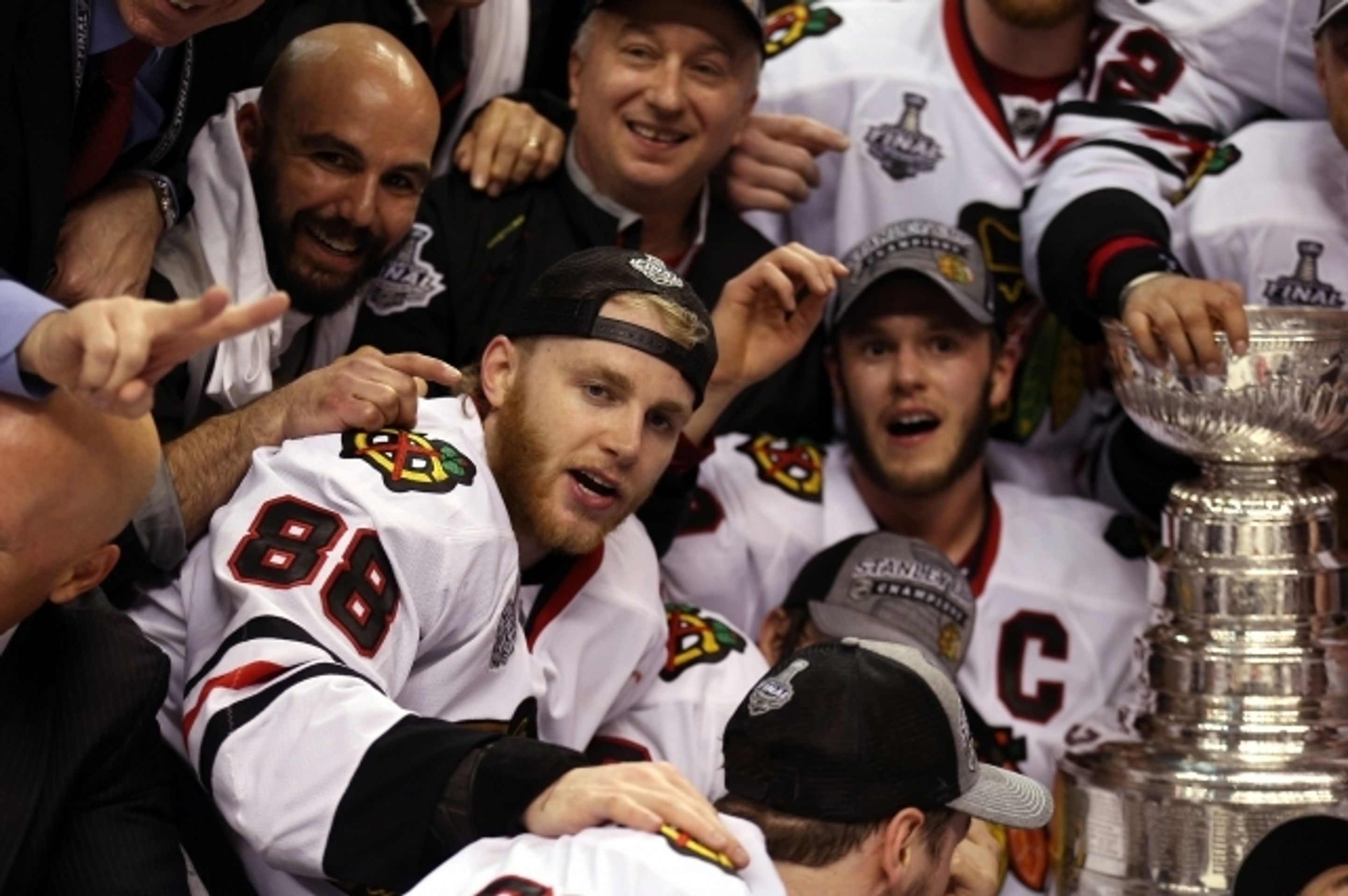 Chicago má Stanley Cup - 12 - OBRAZEM: Chicago získalo Stanley Cup (14/17)