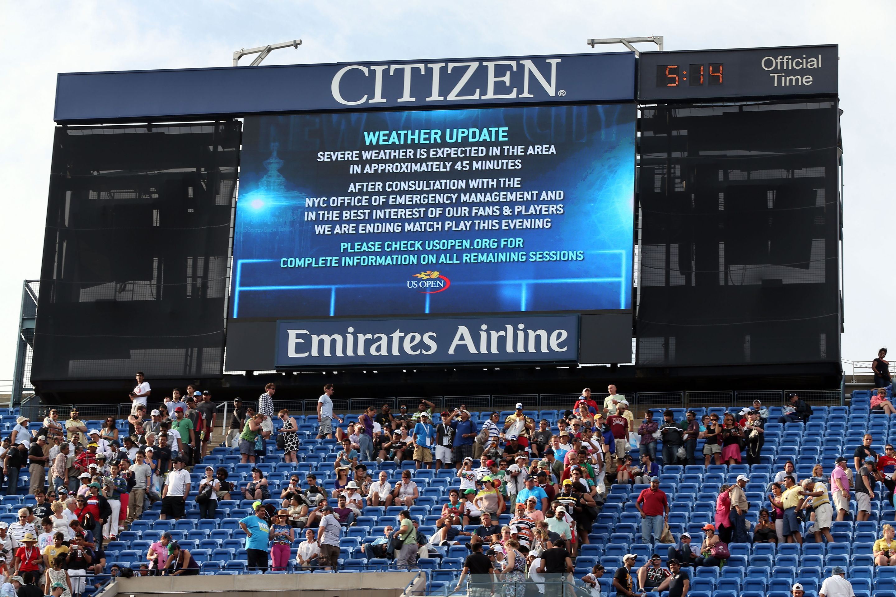 GALERIE: Počasí řádilo na US Open - 12 - GALERIE: Počasí řádilo na US Open (2/10)