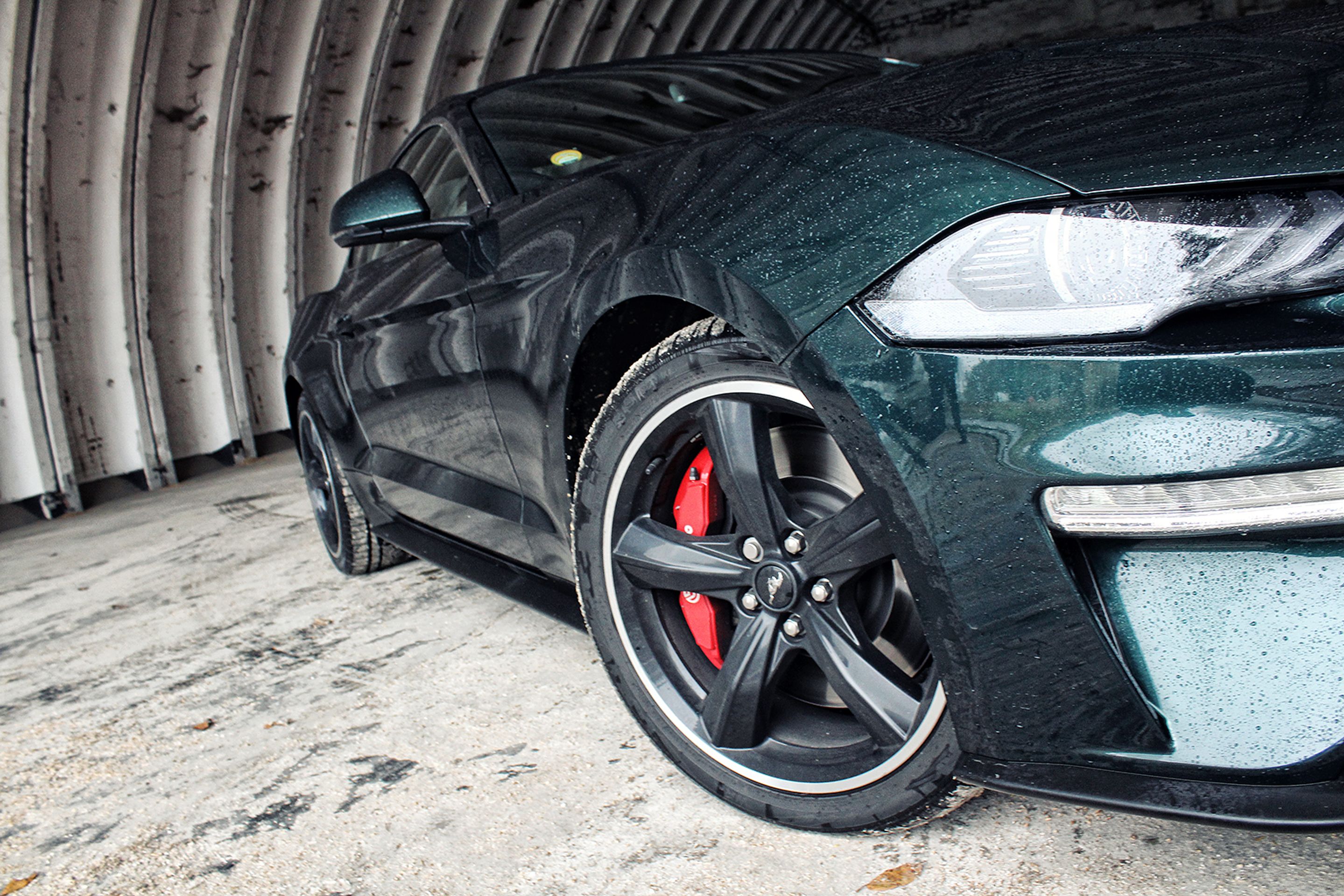 Ford Mustang Bullitt - 47 - Fotogalerie: Legenda v novém kabátě - Ford Mustang Bullitt (1/31)