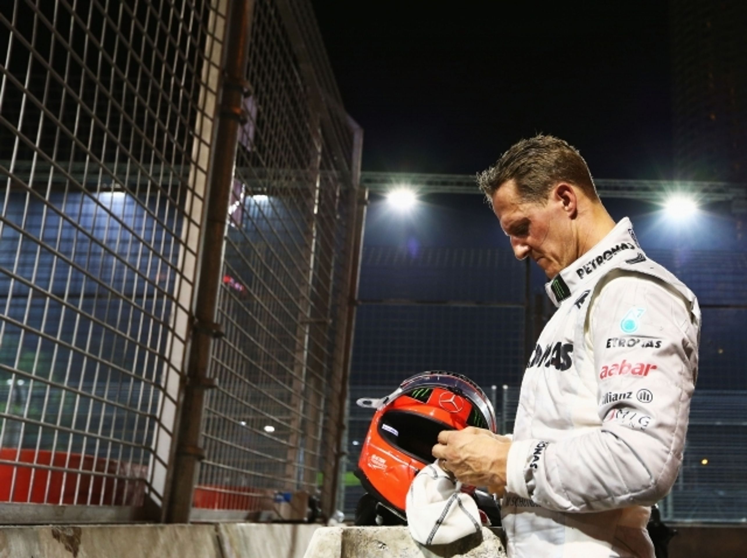 F1 v Singapuru: Jean-Eric Vergne a Michael Schumacher - 3 - GALERIE: Havárie na F1 v Singapuru: Vergne a Schumacher (6/8)