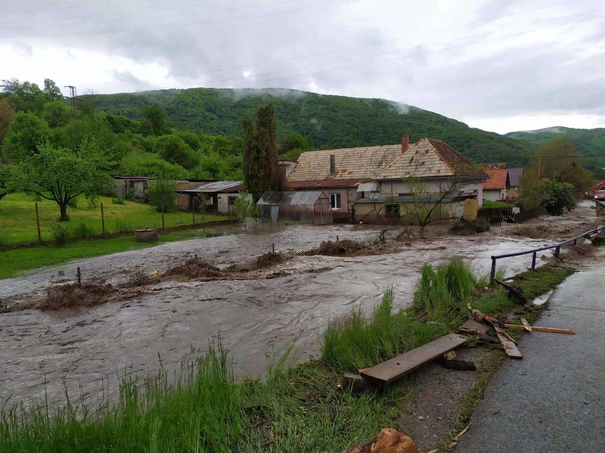 Povodně na Slovensku v Rudné nad Hronom - 9 - GALERIE: Povodně na Slovensku (9/26)
