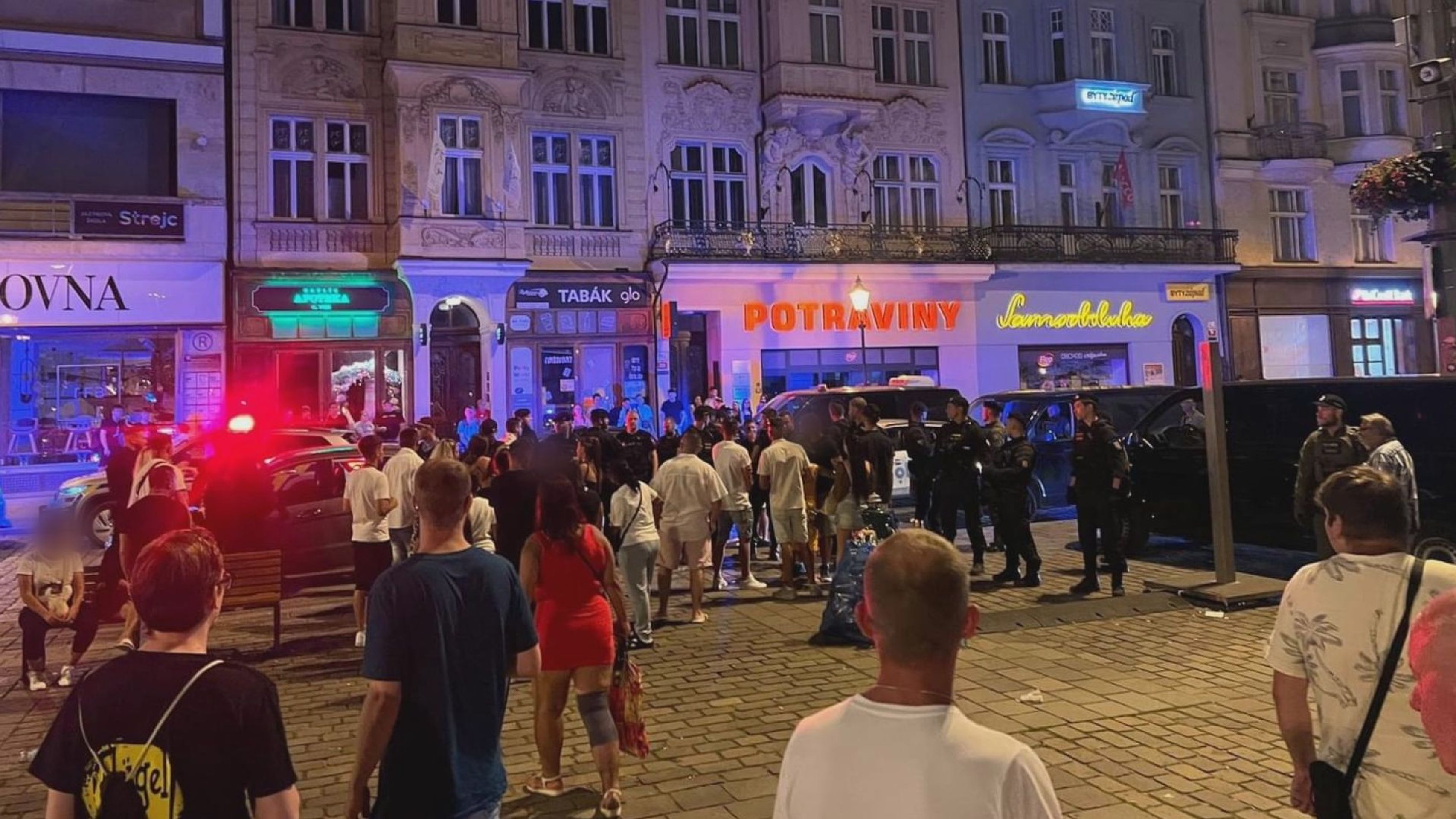 Hromadná rvačka v Plzni (6) - Hromadná rvačka v Plzni (6/11)