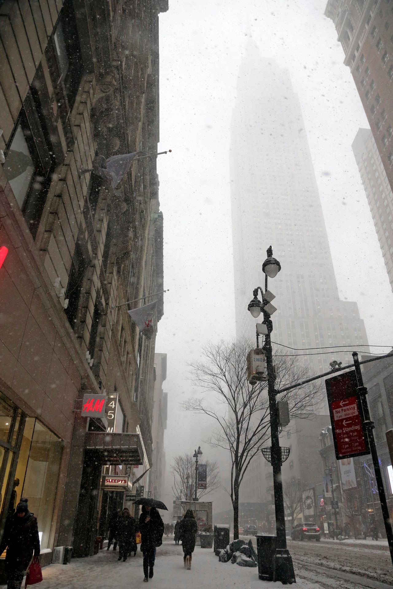 Sněhová bouře v New Yorku - 11 - GALERIE: Sněhová bouře ochromila New York (10/11)