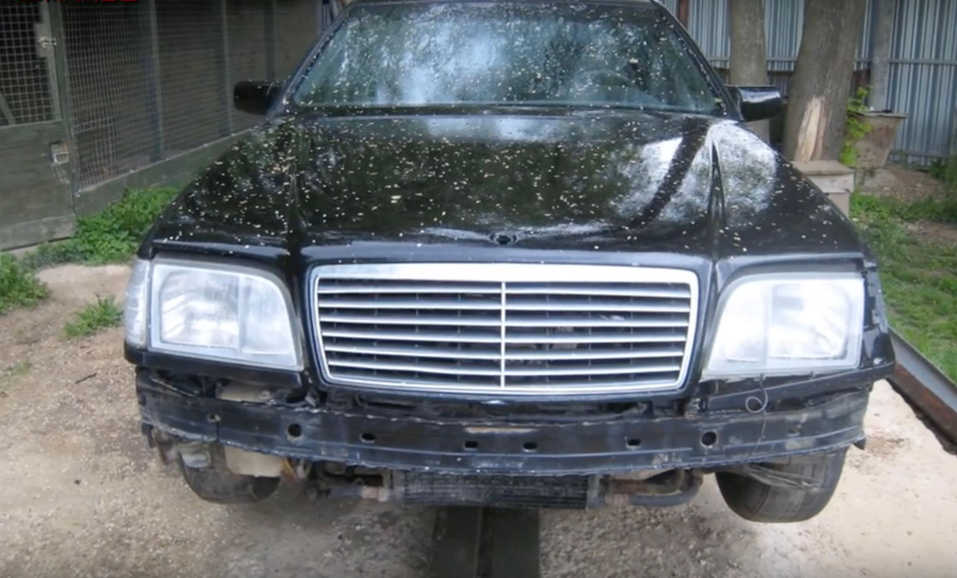 Kříženec mercedesu a vojenského náklaďáku GAZ - 13 - Fotogalerie: Kříženec mercedesu a vojenského náklaďáku (1/10)