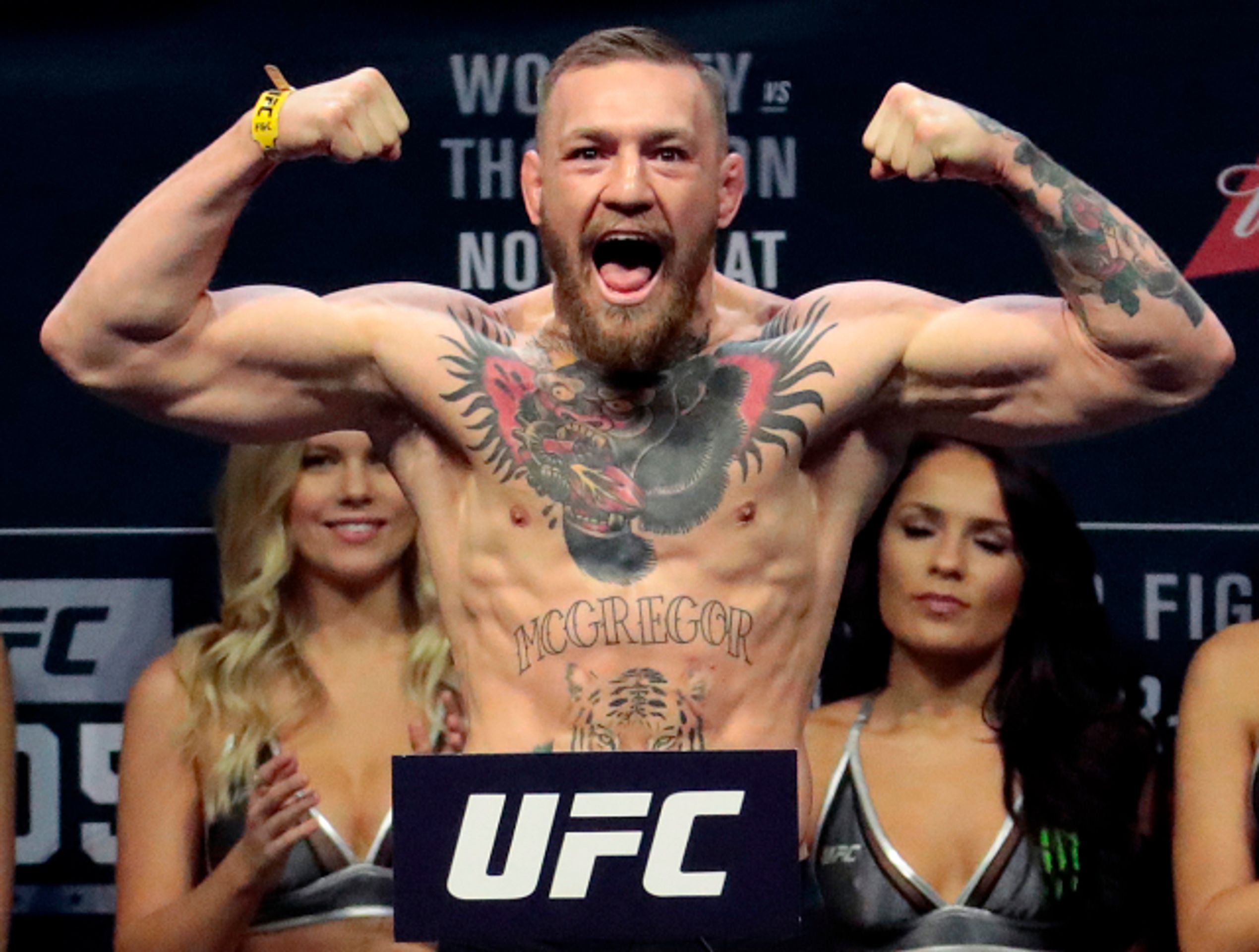 UFC McGregor - GALERIE: Opuštěný botel v pražské Libni (10/10)