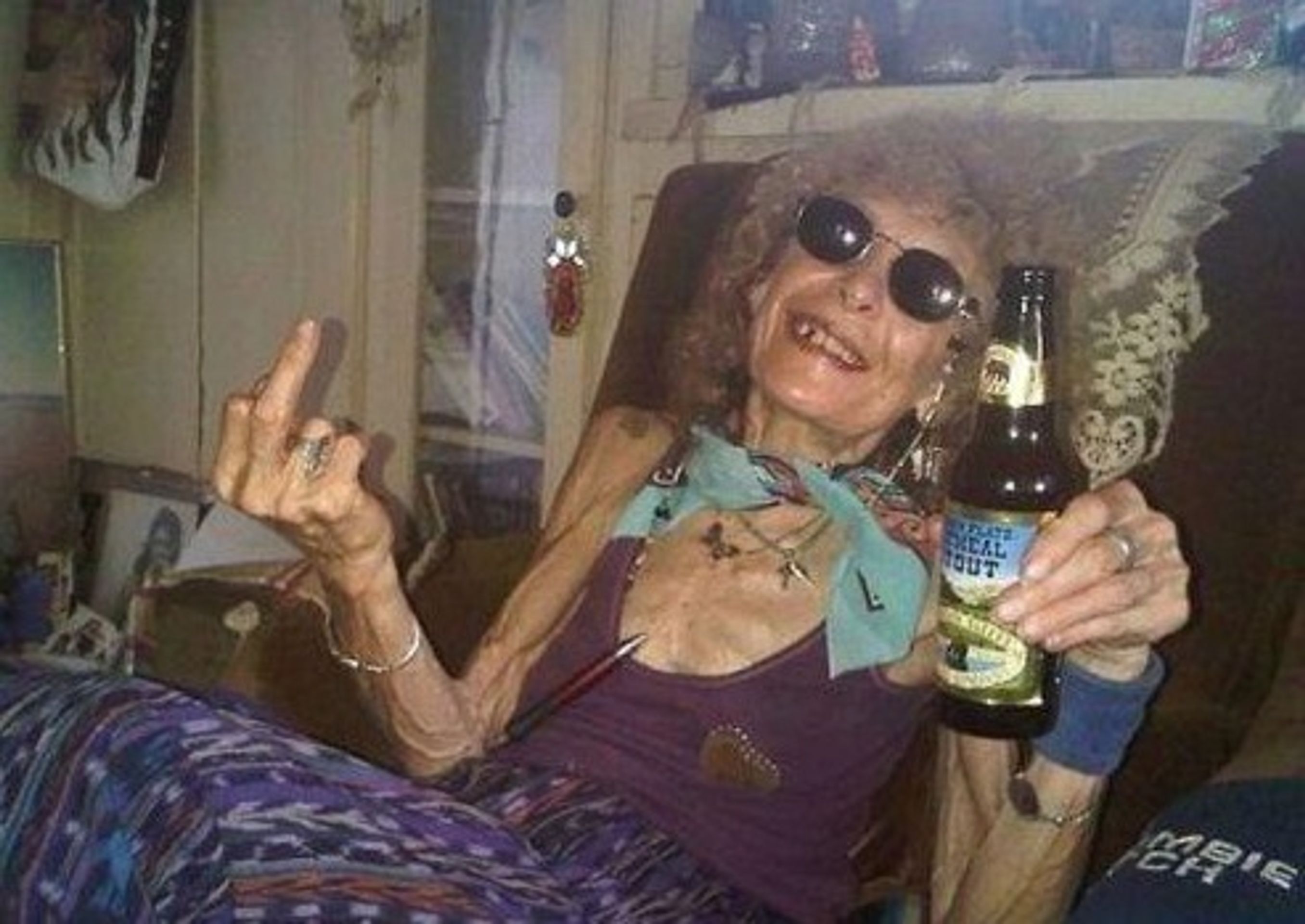 Я стар и пьян. Я стар и пьян. Я стар и пьян. Я весел и пьян. Я стар и пьян.