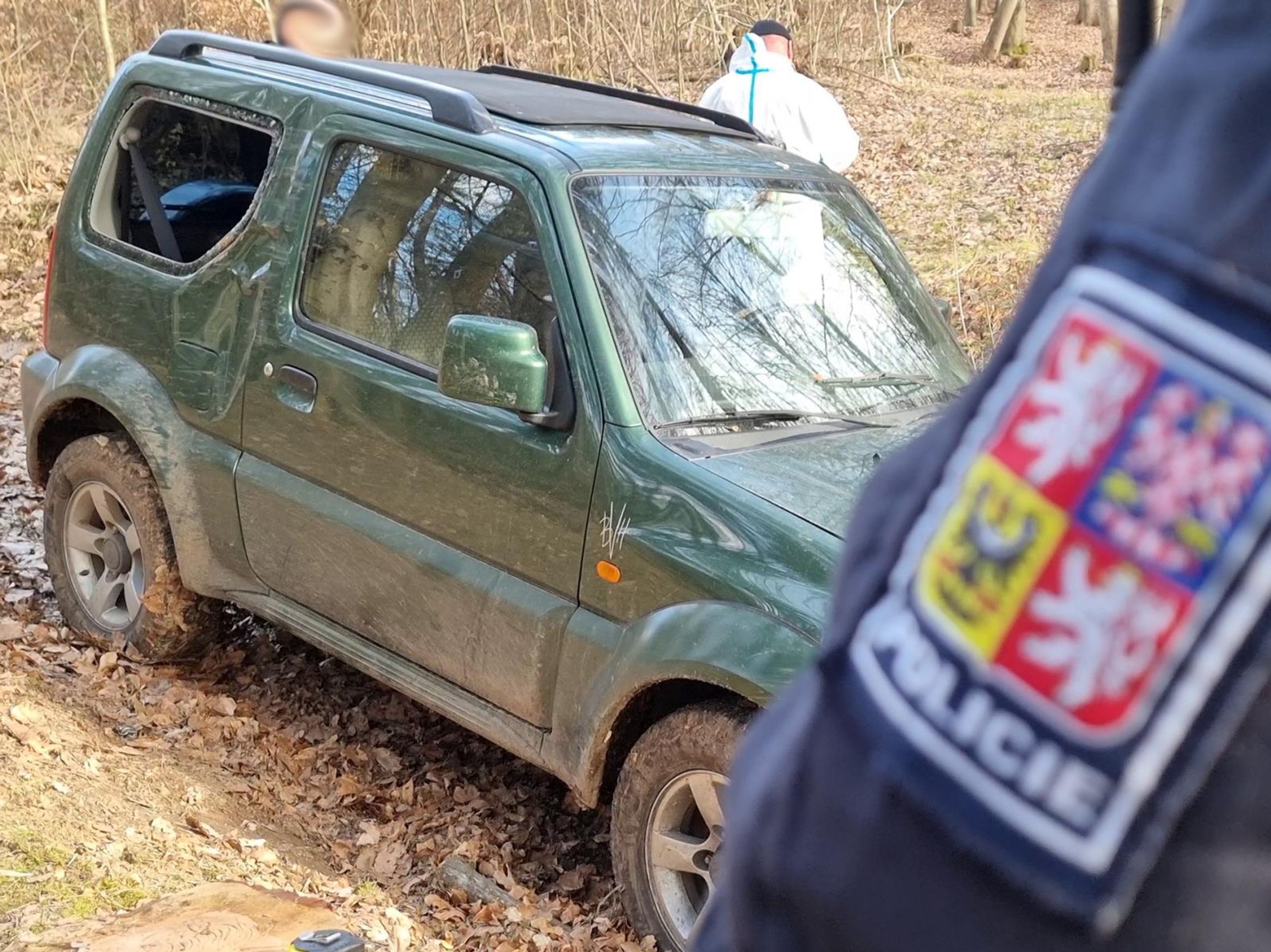 Policejní pátrání Svitávky - Dopadení podezřelého z dvojnásobné vraždy ve Svitávce (7/8)