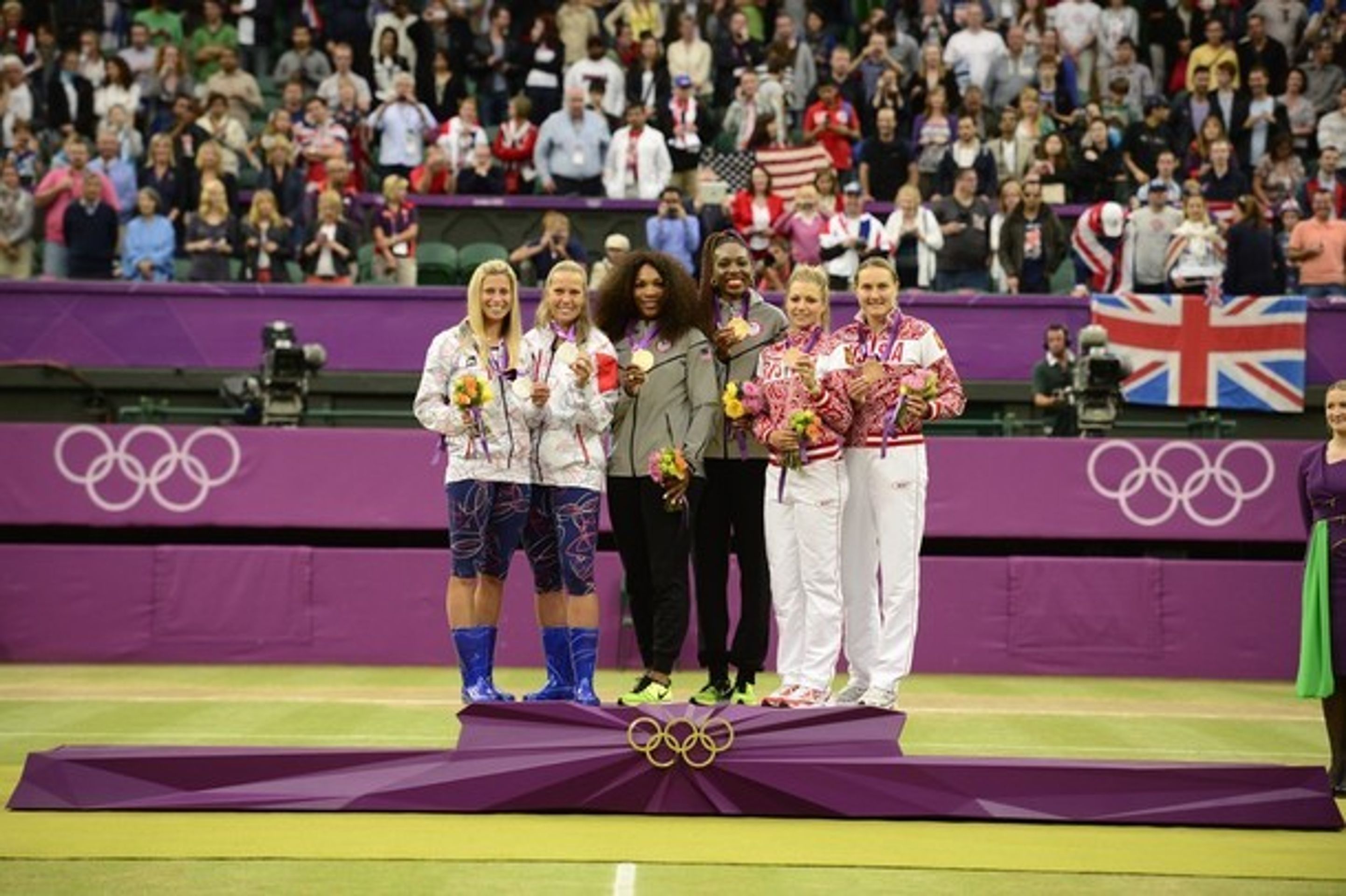 Andrea Hlaváčková a Lucie Hradecká - 3 - GALERIE: Hlaváčková s Hradeckou si šly pro stříbro v holínkách (4/11)