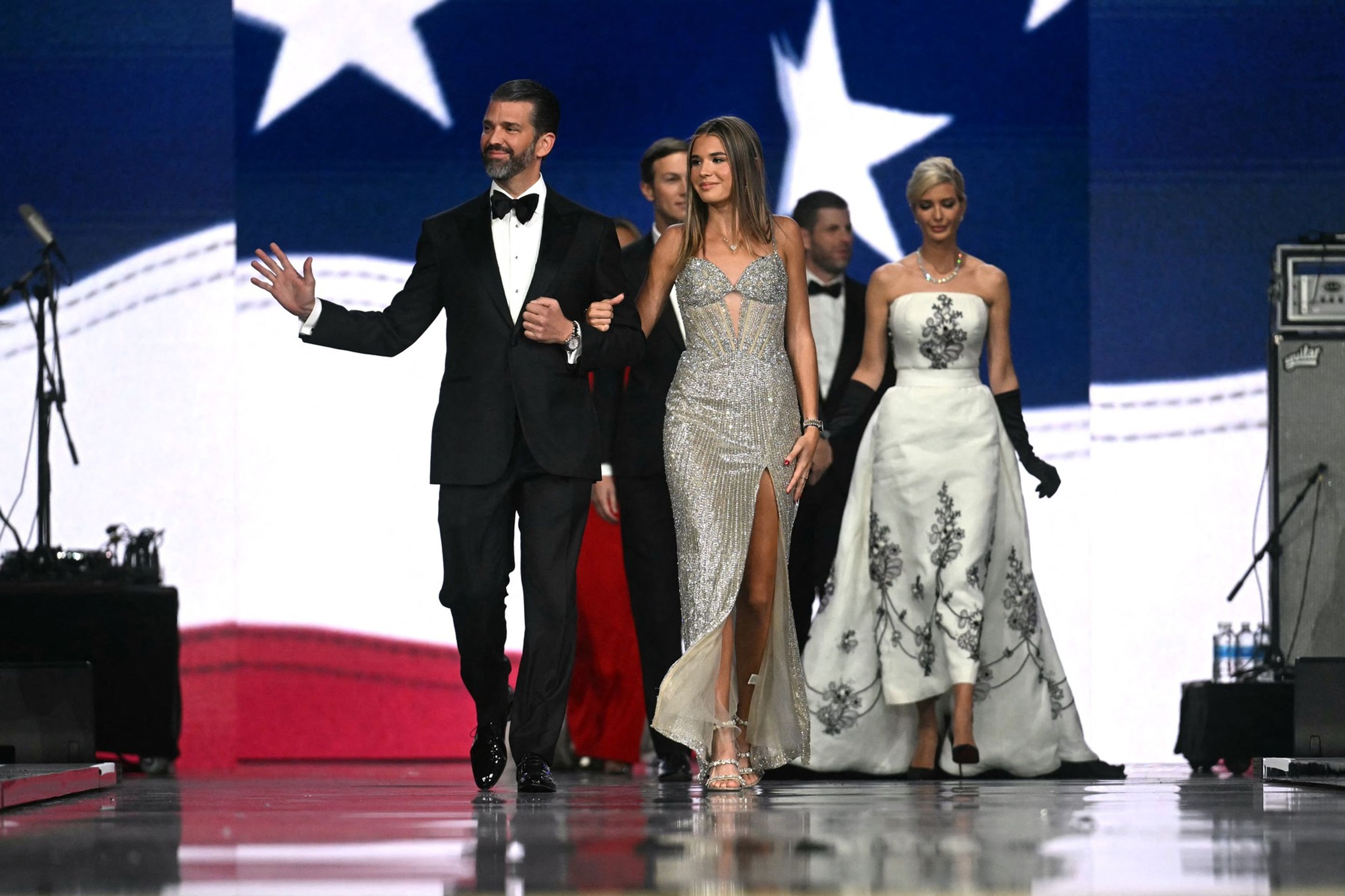 Donald Trump Jr. a Kai Trumpová na inauguračním plese - Ivana Trumpová a Kai Trumpová (11/11)