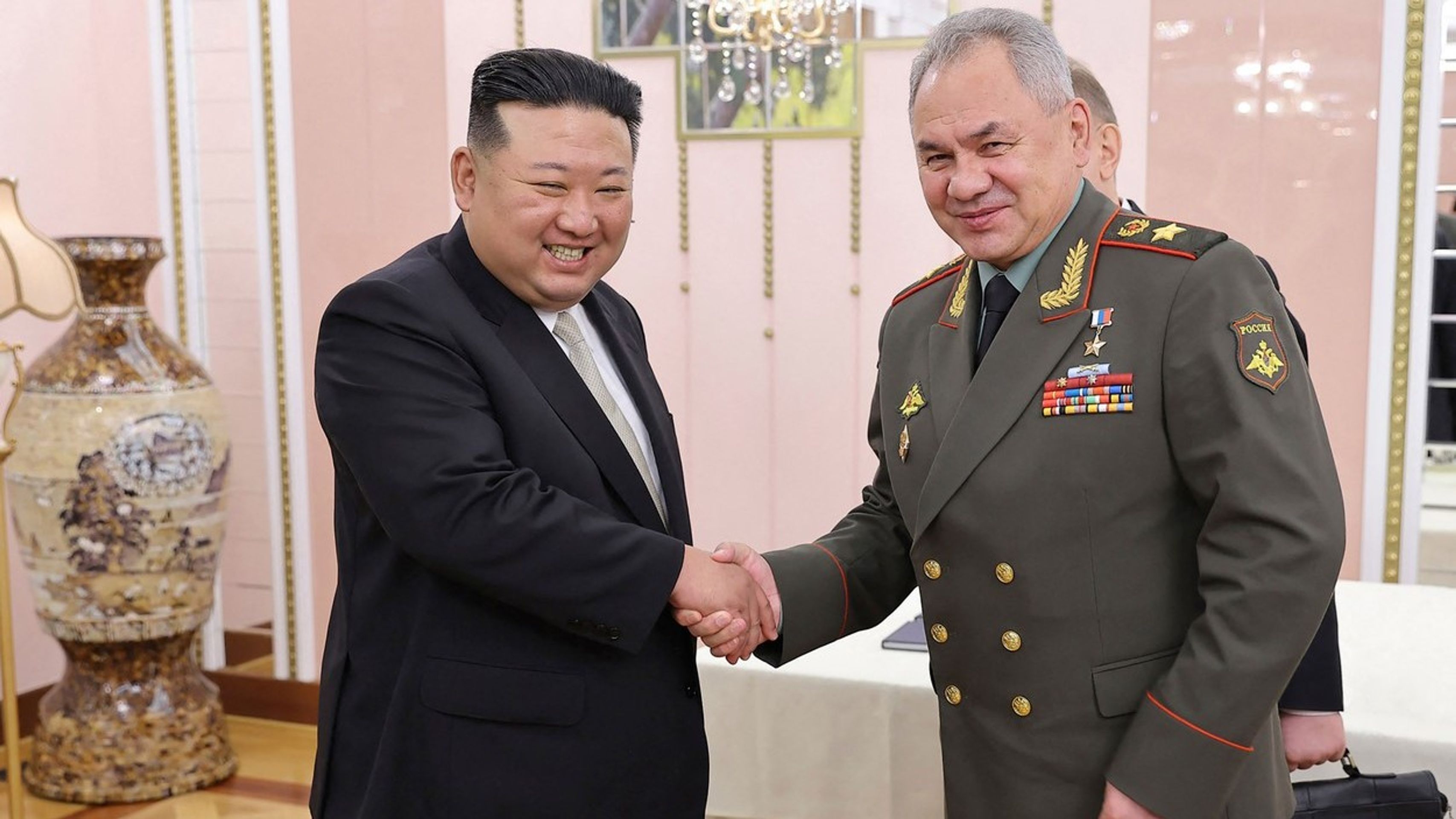 Sergej Šojgu se setkal s Kim Čong-unem - Sergej Šojgu se setkal s Kim Čong-unem (5/5)