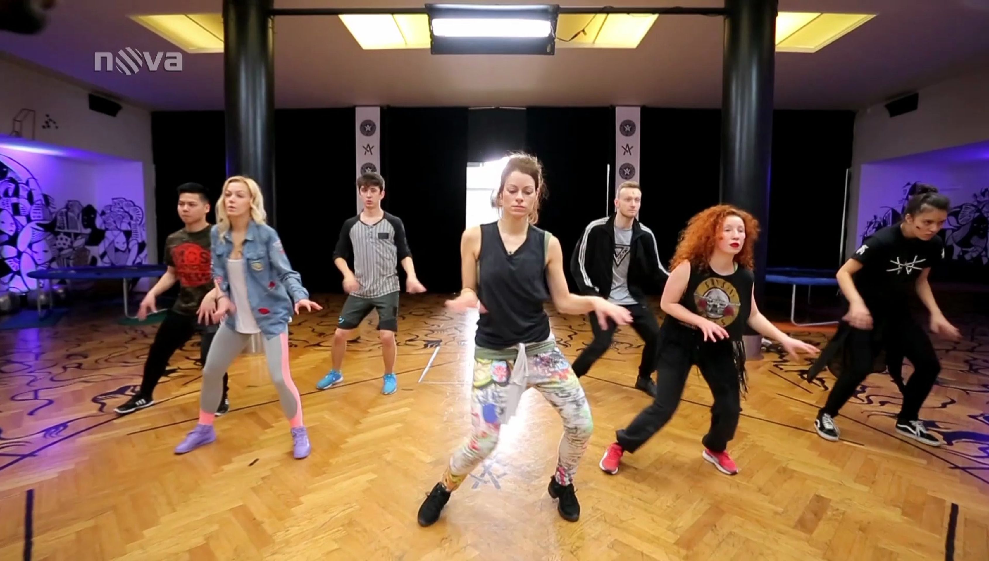 Tvoje tvář má známý hlas - Hana Holišová trénuje choreografii - 6 - GALERIE: Tvoje tvář má známý hlas - Hana Holišová trénuje choreografii (6/11)