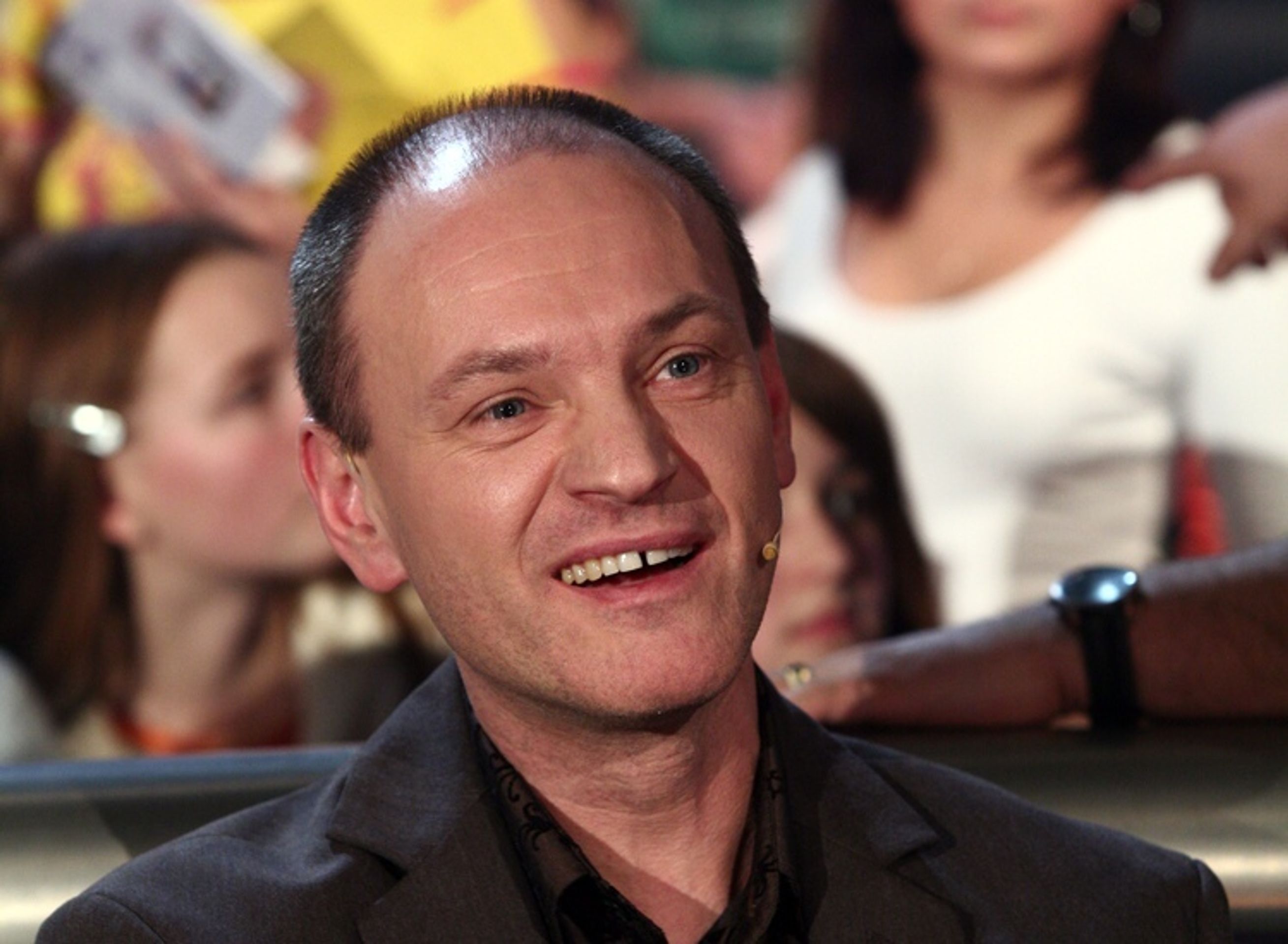 Porotce Eduard Klezla - Klezla, Csáková i finalisté stráví Vánoce s maminkou - video (1/6)