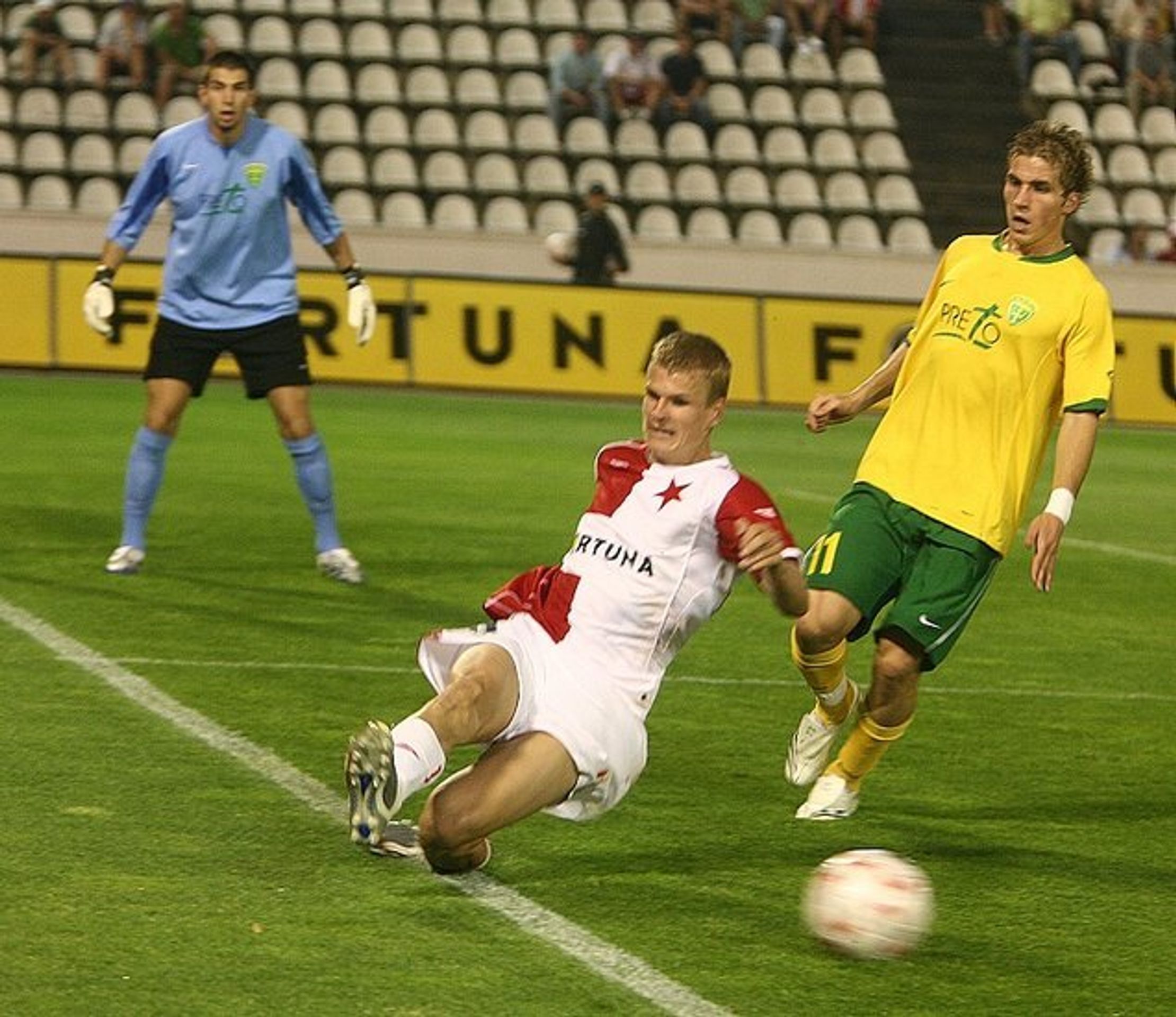 Slavia až na penalty vybojovala 3. předkolo Ligy mistrů. - Penalty poslaly proti Ajaxu Slavii (2/6)