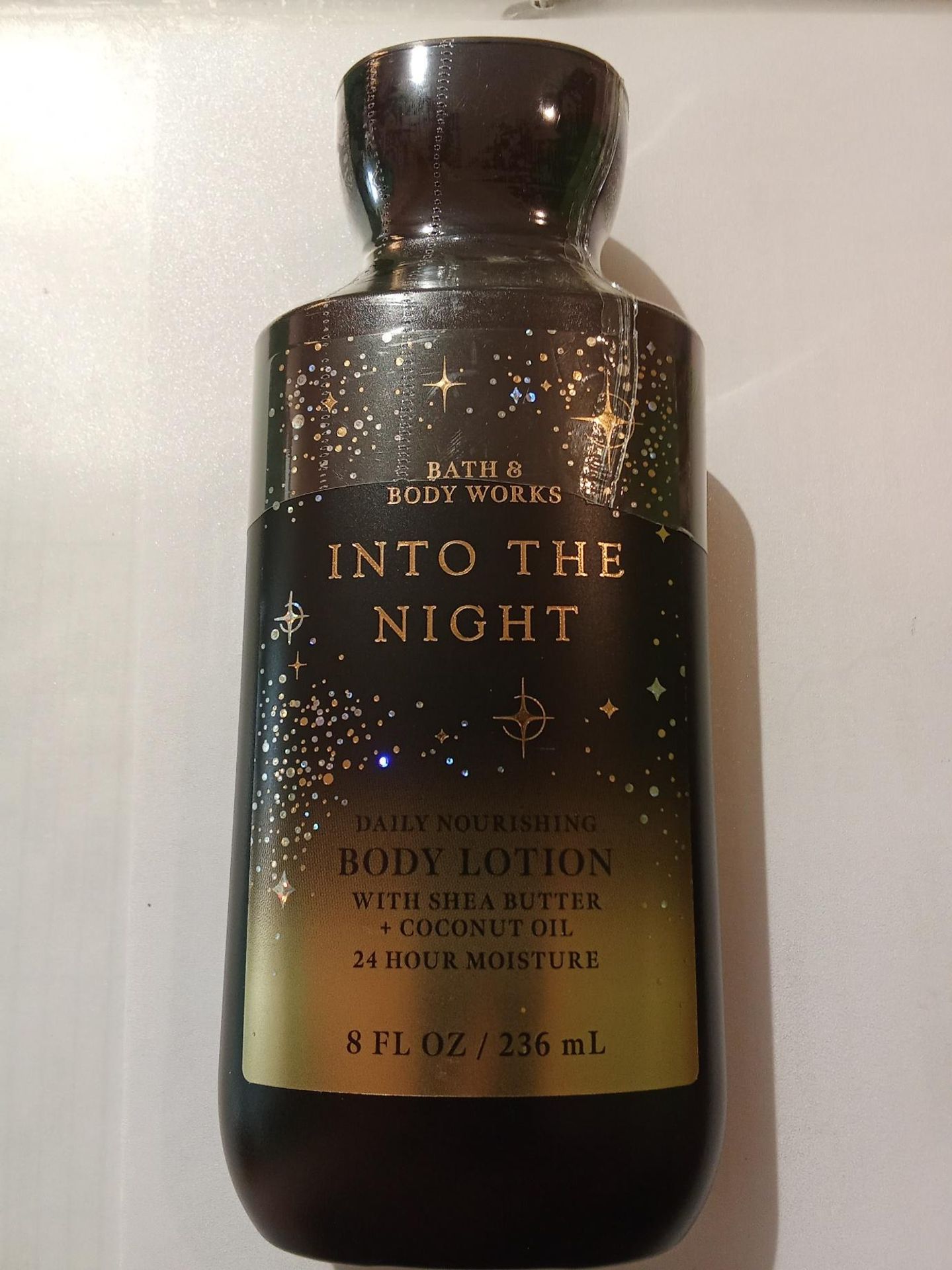 INTO THE NIGHT – body lotion - Nebezpečná kosmetika (1/5)