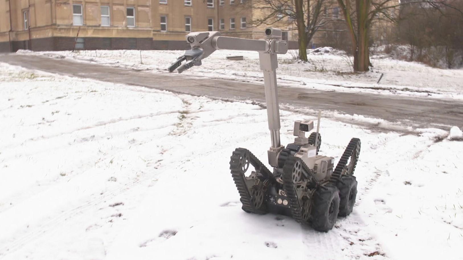 Pyrotechnický robot