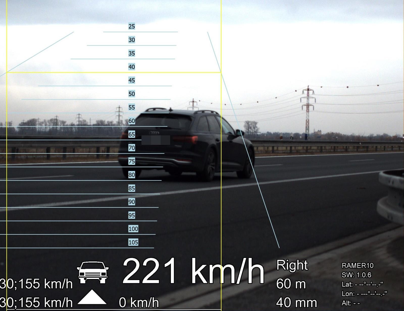 Řidič jel rychlostí 221 km/h