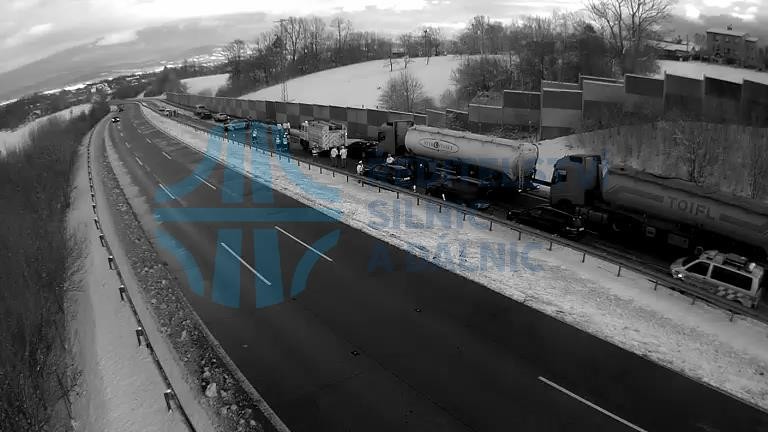 D48 směr Český Těšín je uzavřena z důvodu hromadné nehody několika vozidel